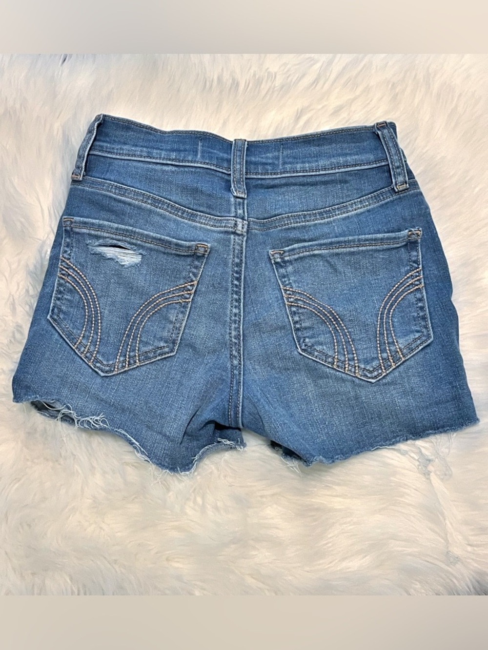 Hollister High-Rise Jean Short 3" Distressed Raw Hem Size 23 / 00 - Picture 3 of 4
